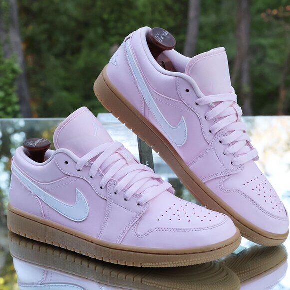 Air Jordan 1 Low Arctic Pink Gum - Picture 3 of 13